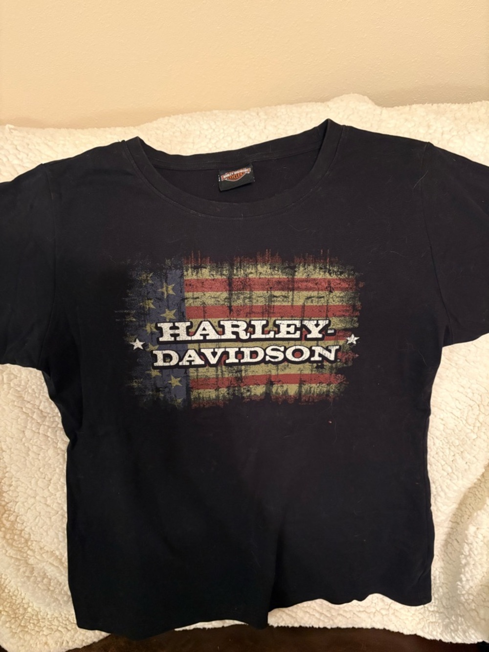 Harley-Davidson Black Tee with Distressed American Flag Graphic